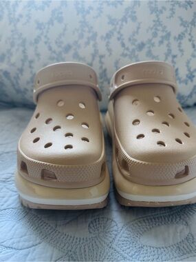 CROCS Kids Beige Classic Clog Sandals